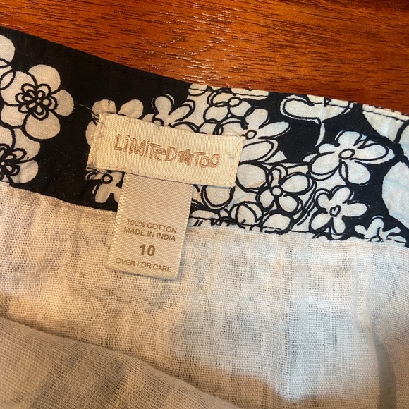 Adorable Limited Too size 10 girls black/white floral cotton skirt - Picture 3 of 4